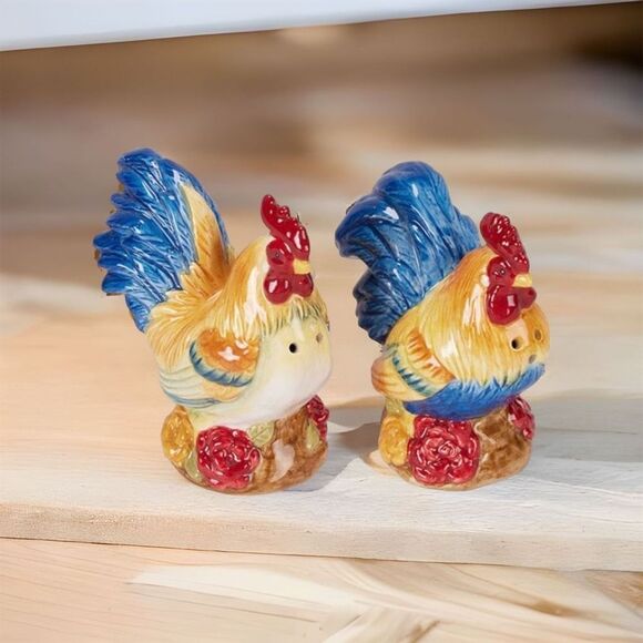 Cracker Barrel rooster salt and pepper set - Picture 1 of 3